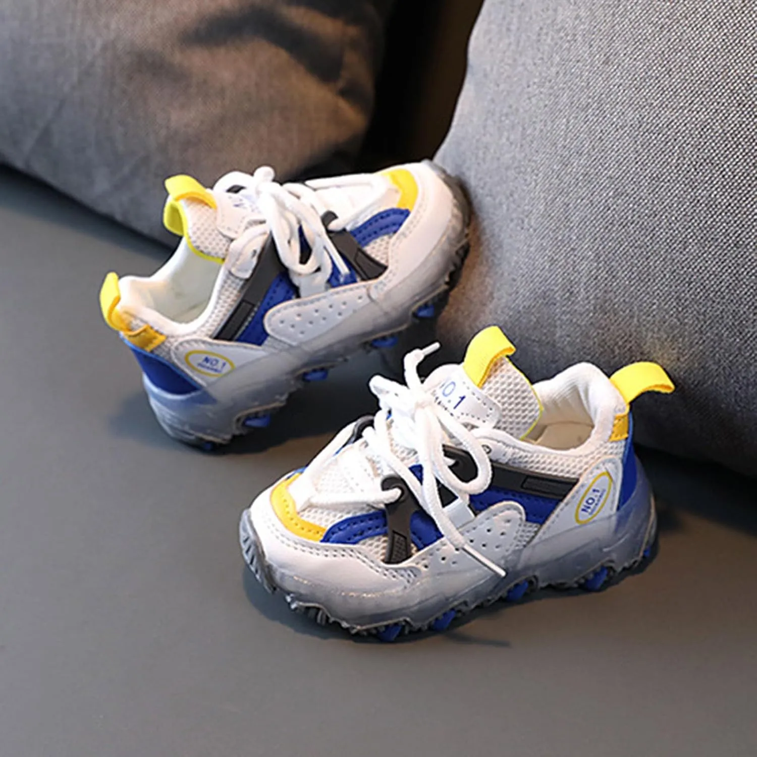 Baby Kids Led Shoes Lightweight Breathable Luminous Running Tennis Boys Girls Non Slip Family Party Sneakers