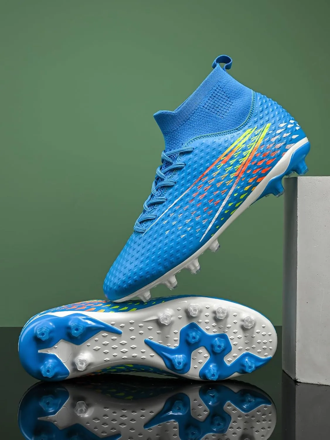 CERYTHRINA Kids Athletic Soccer Shoes Boys Girls Professional Football Shoes Mens Youth Comfortable and Breathable Football Cleats Training Sneakers