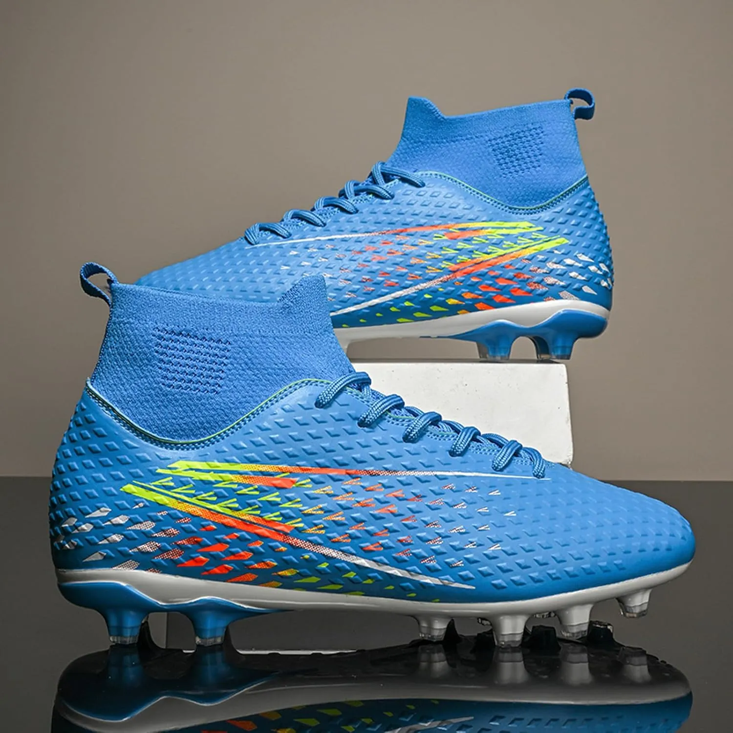 CERYTHRINA Kids Athletic Soccer Shoes Boys Girls Professional Football Shoes Mens Youth Comfortable and Breathable Football Cleats Training Sneakers