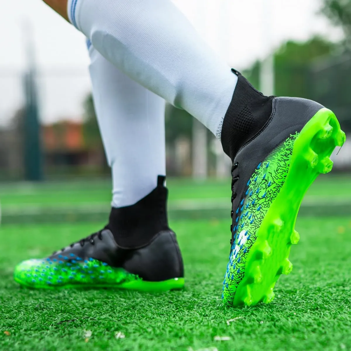 DHOVOR Boys Football Cleats High-Tops Football Shoes for Kids Soccer Cleats Professional Athletic Training Soccer Shoes