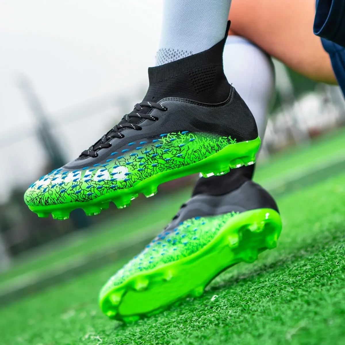 DHOVOR Boys Football Cleats High-Tops Football Shoes for Kids Soccer Cleats Professional Athletic Training Soccer Shoes