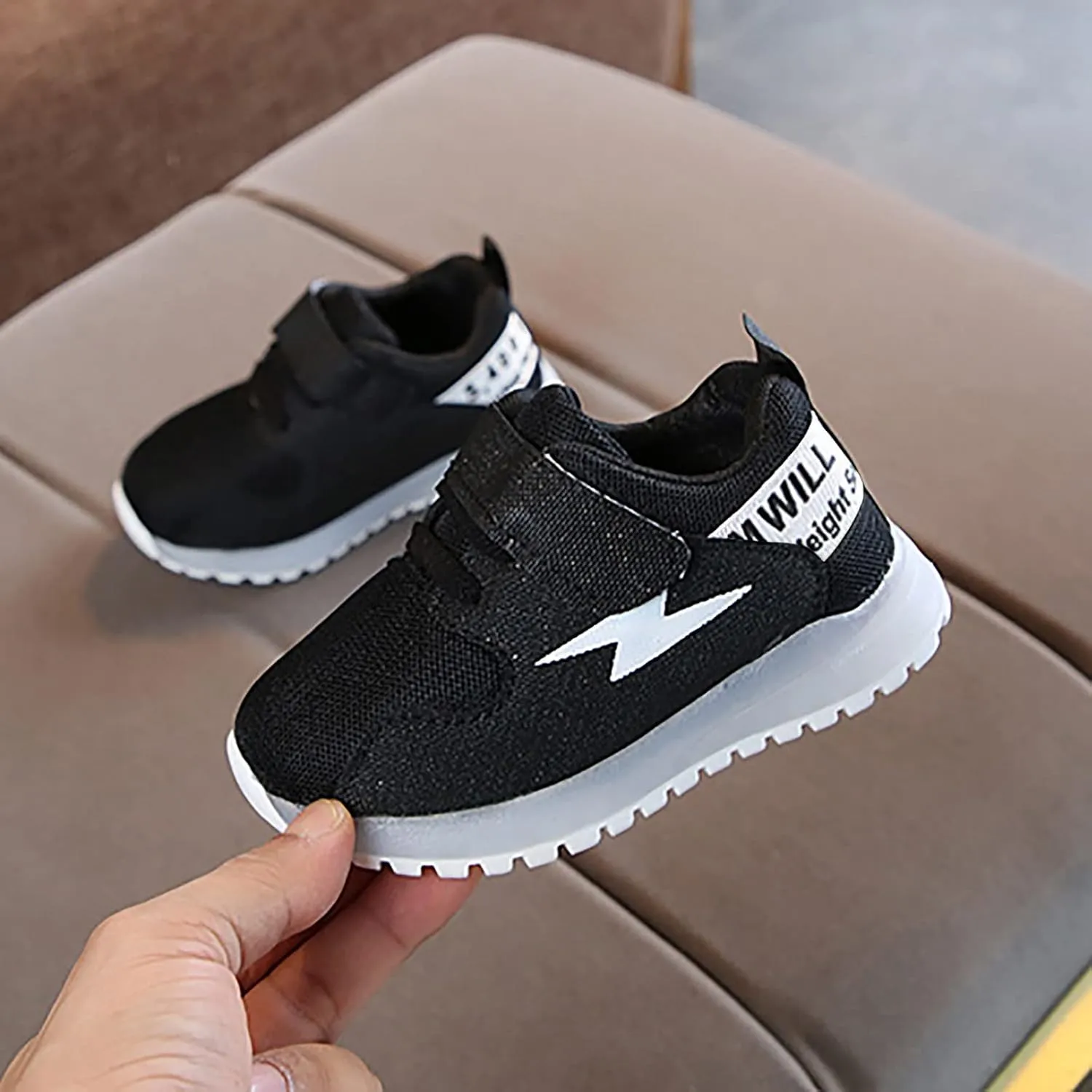 IWIHMIV LED Light Luminous Shoes for Boys Girls Boys Lightweight Tennis Running Shoes for Toddler
