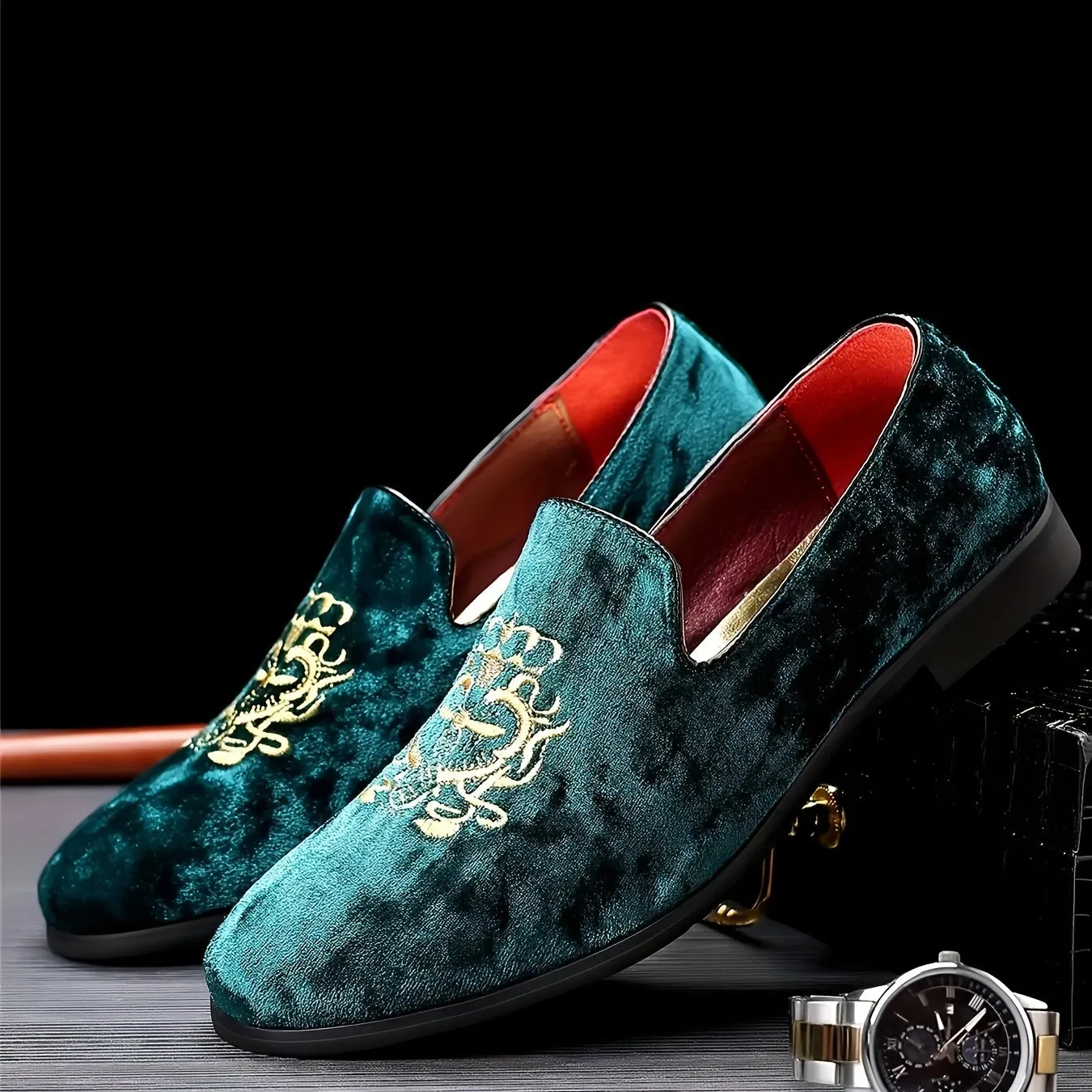 Luxurious Velvet Loafers for Men - Elegant Embroidered Design - Comfortable Non-Slip Sole - Perfect for Spring and Summer