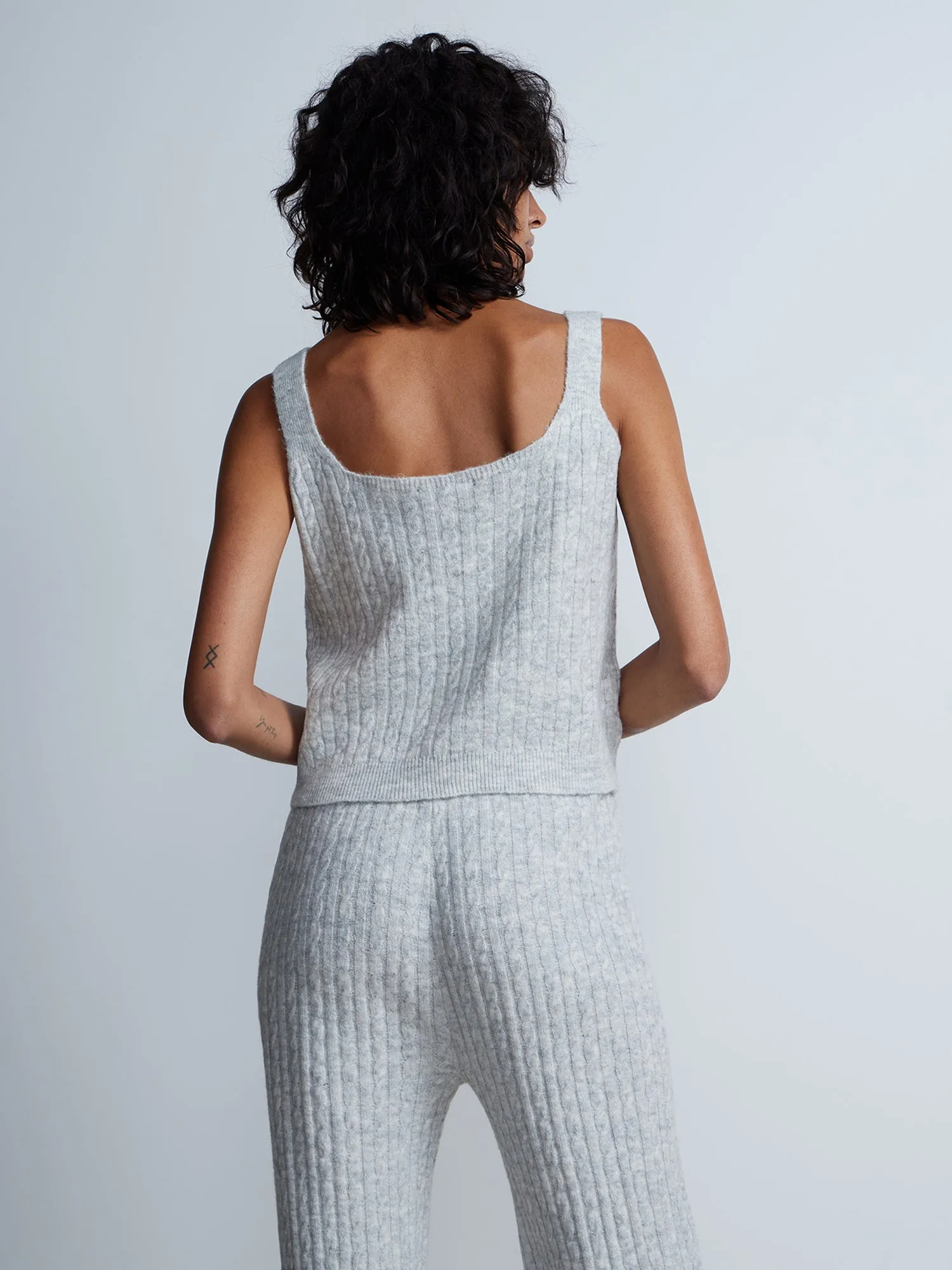 Sleeveless Scoop Neck Sweater Tank Top