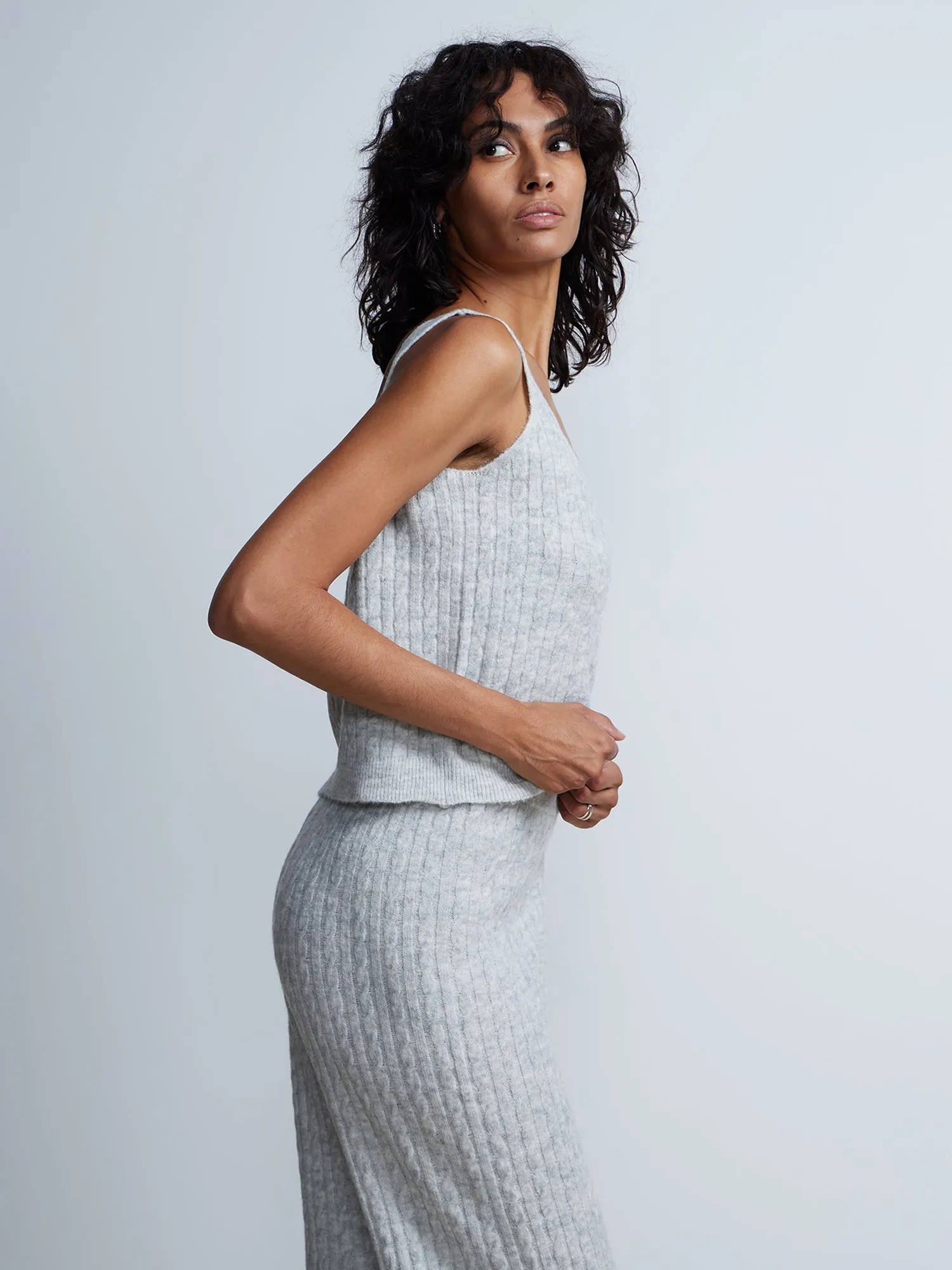 Sleeveless Scoop Neck Sweater Tank Top