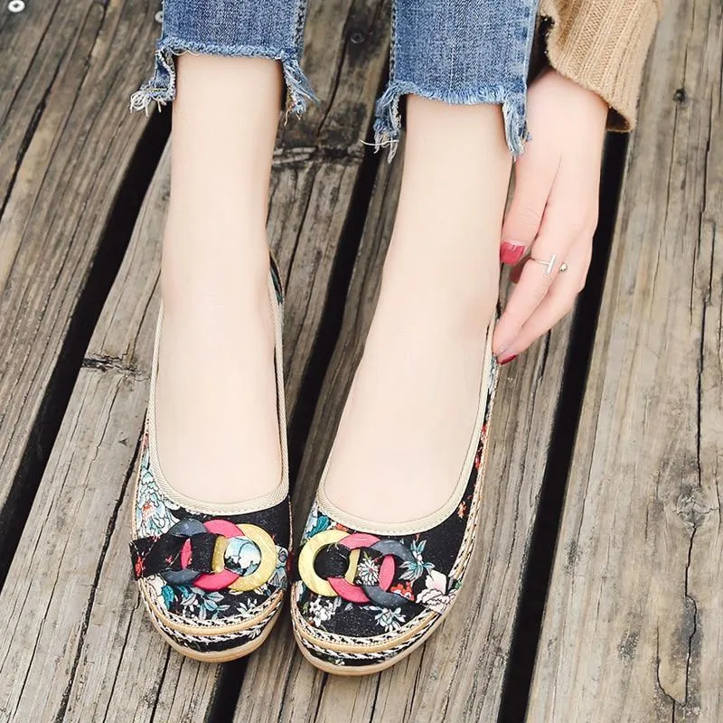 Vintage Women Flats Shoes Ladies Round Toe Slip-On Flat with Shallow Mouth Shoe Ethnic Soft Sole Embroidery Loafer